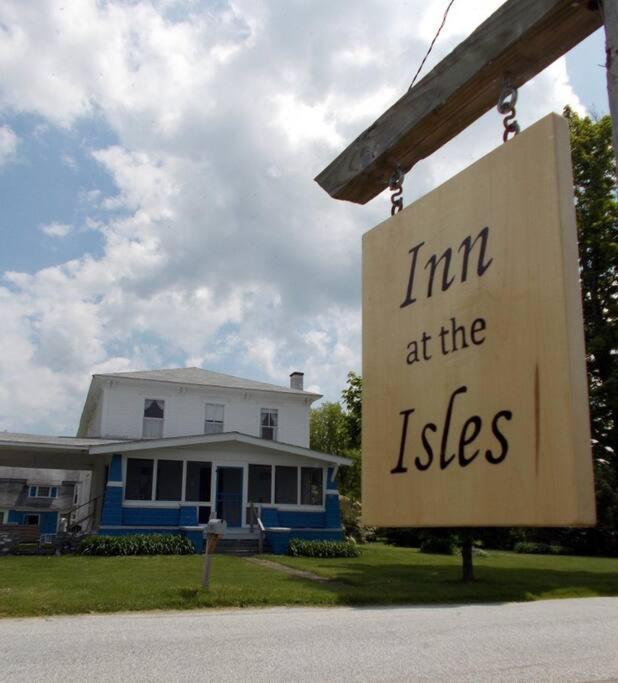 Inn At The Isles Cottage Isle la Motte Exterior photo